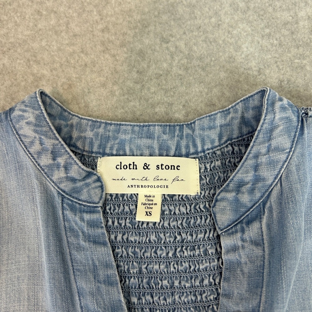 Cloth & Stone Anthro Button Down Shirt Blue Chambray Smocked Tencel Womens XS - Picture 2 of 11